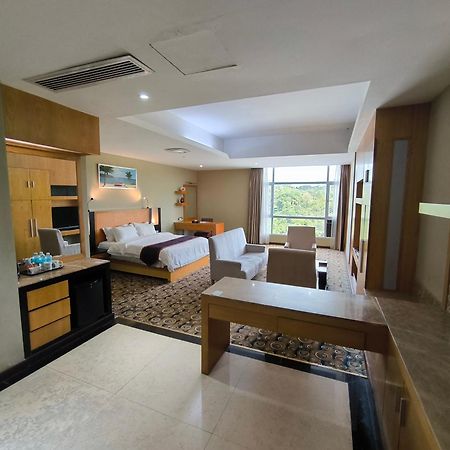 Meritz Hotel Miri Exterior photo