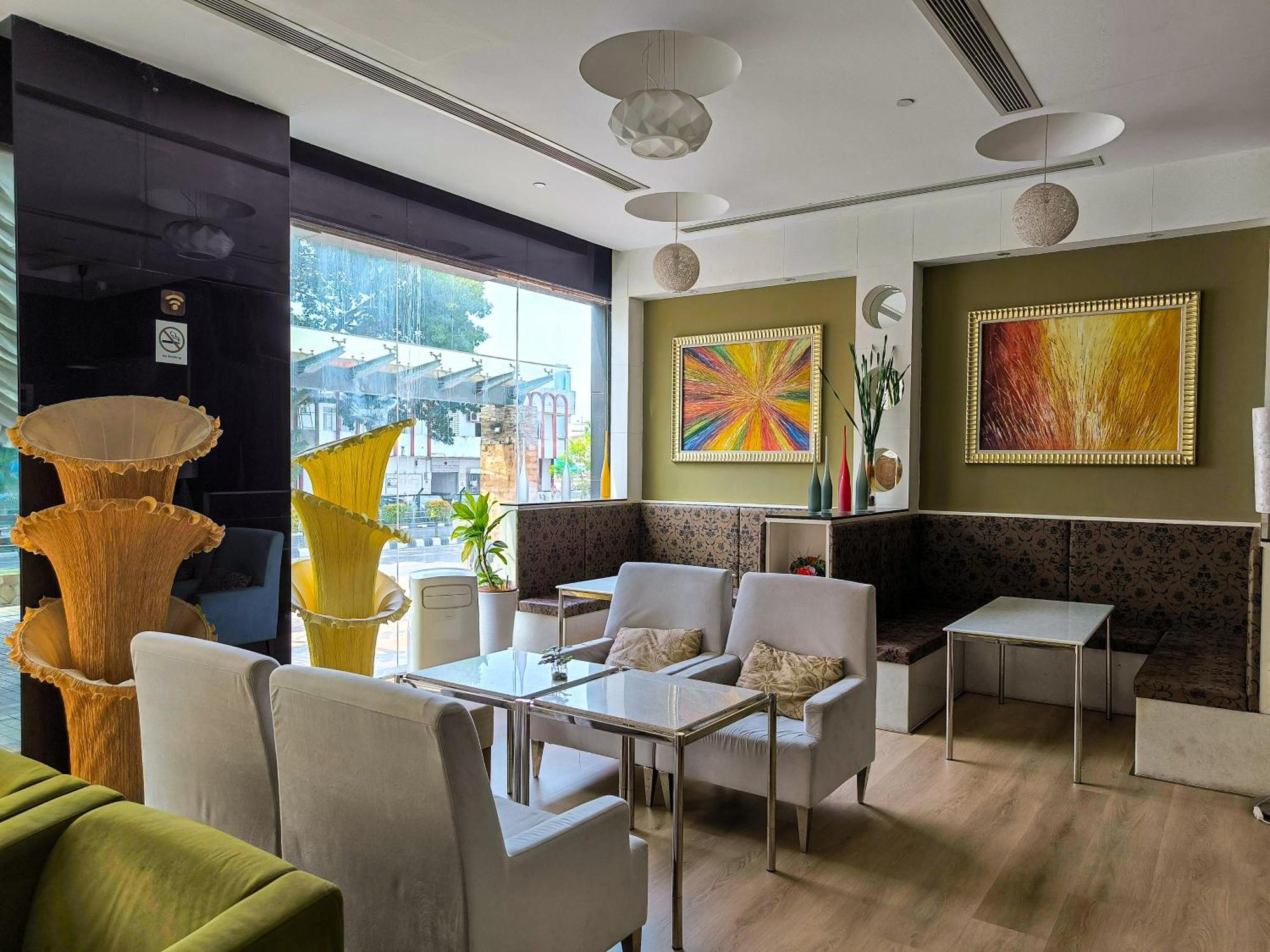 Meritz Hotel Miri Exterior photo