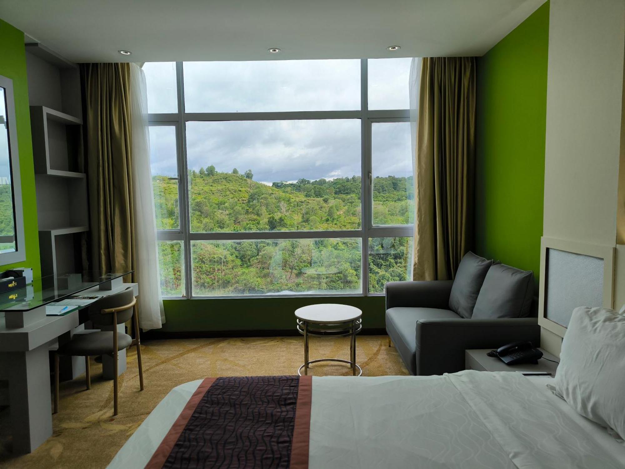 Meritz Hotel Miri Exterior photo