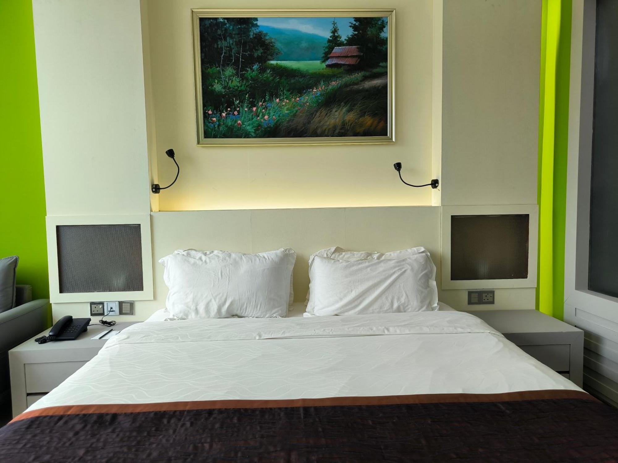 Meritz Hotel Miri Exterior photo