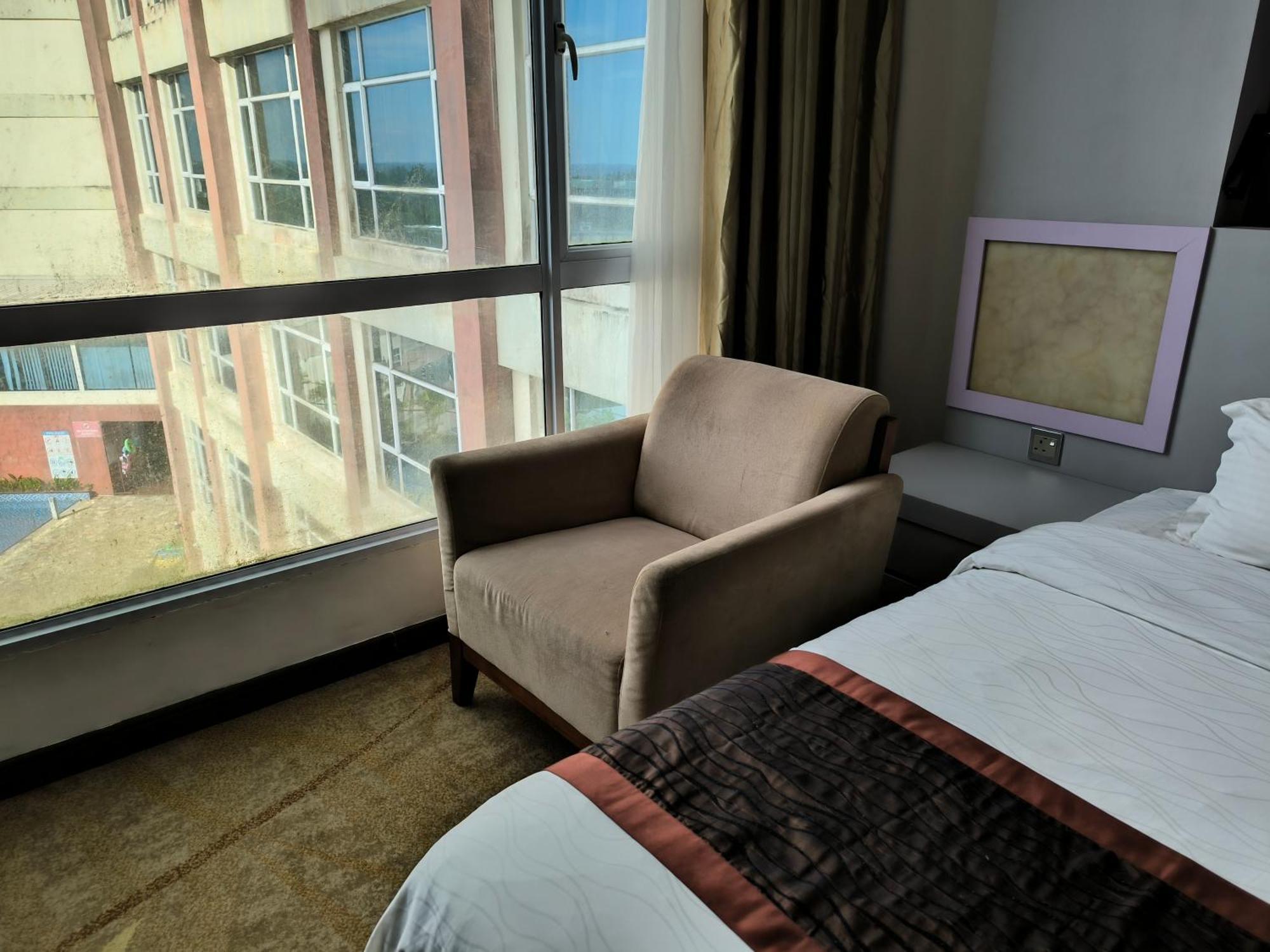 Meritz Hotel Miri Exterior photo