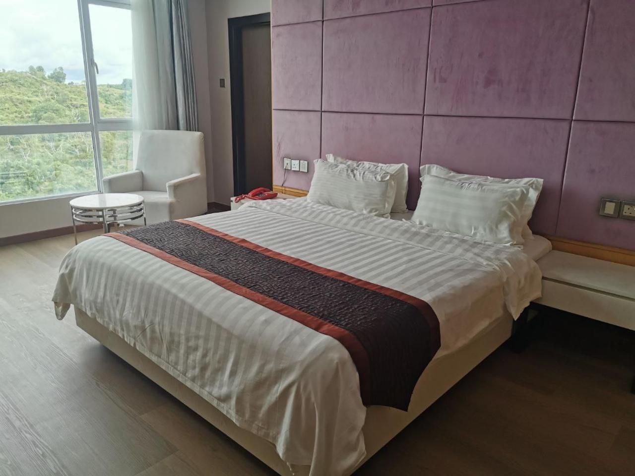 Meritz Hotel Miri Exterior photo